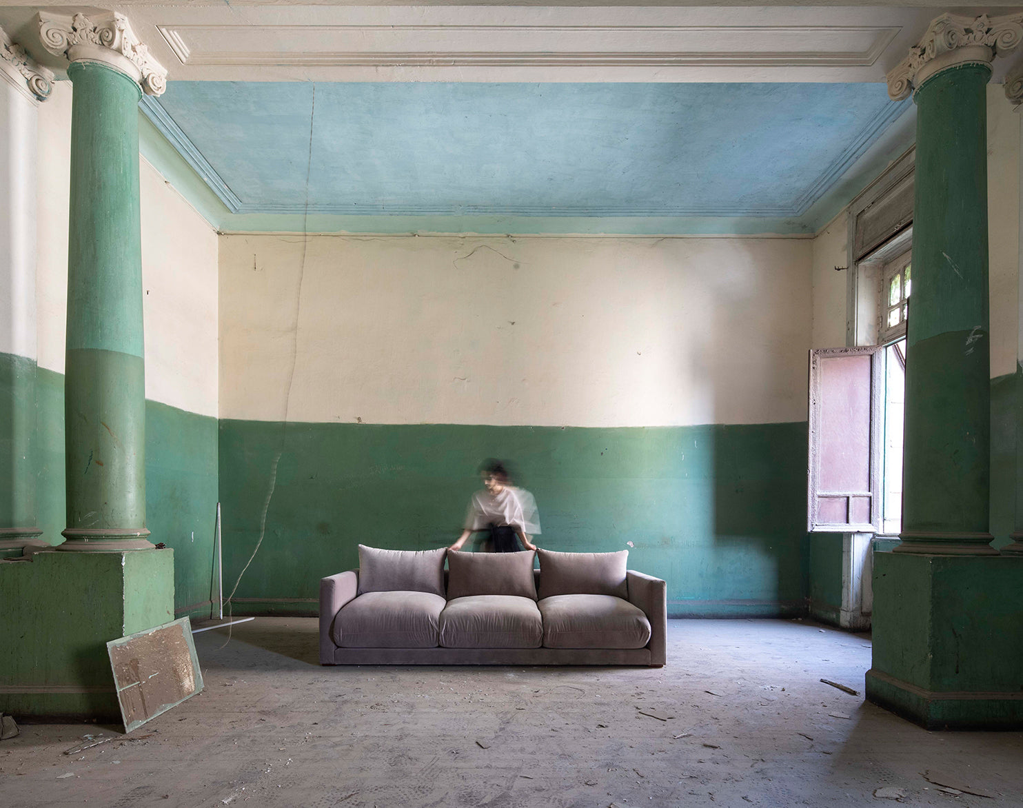 Reve Sofa