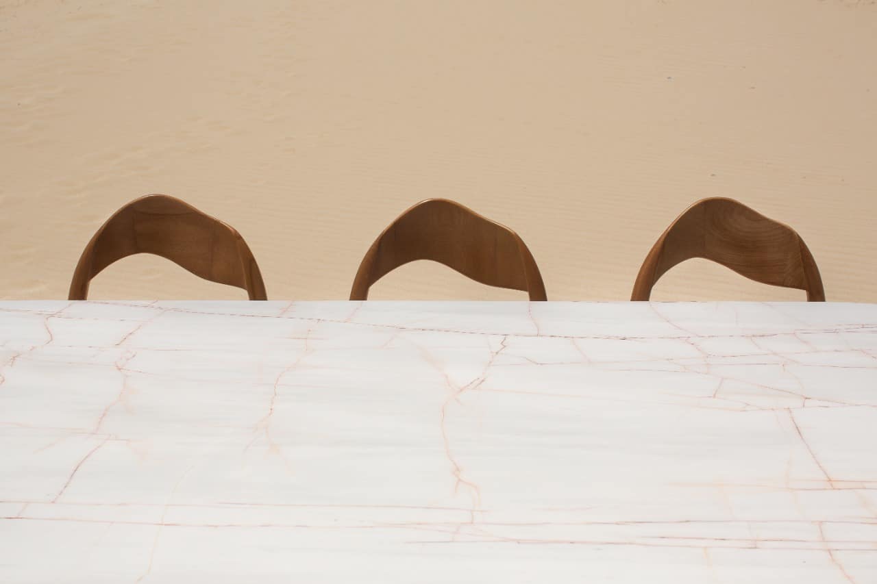 Breeze Pot Dining Table