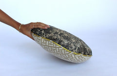 MOGUE THROW CUSHION